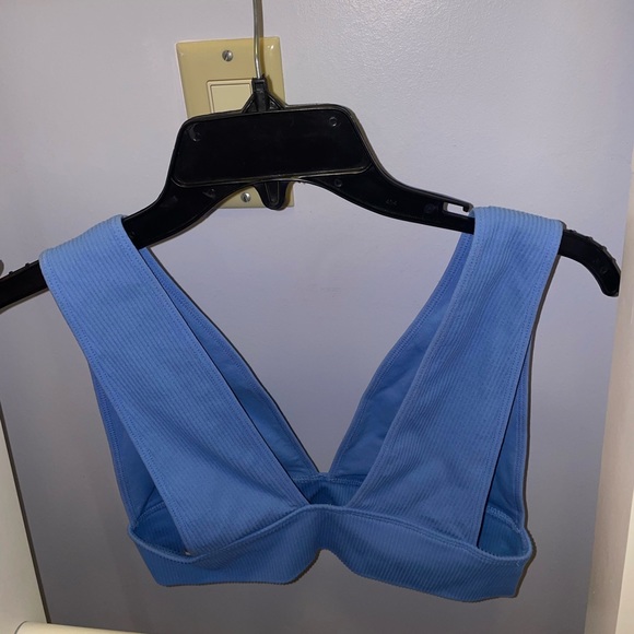 Garage Serena Seamless Deep Plunge Tank Top - Picture 2 of 4